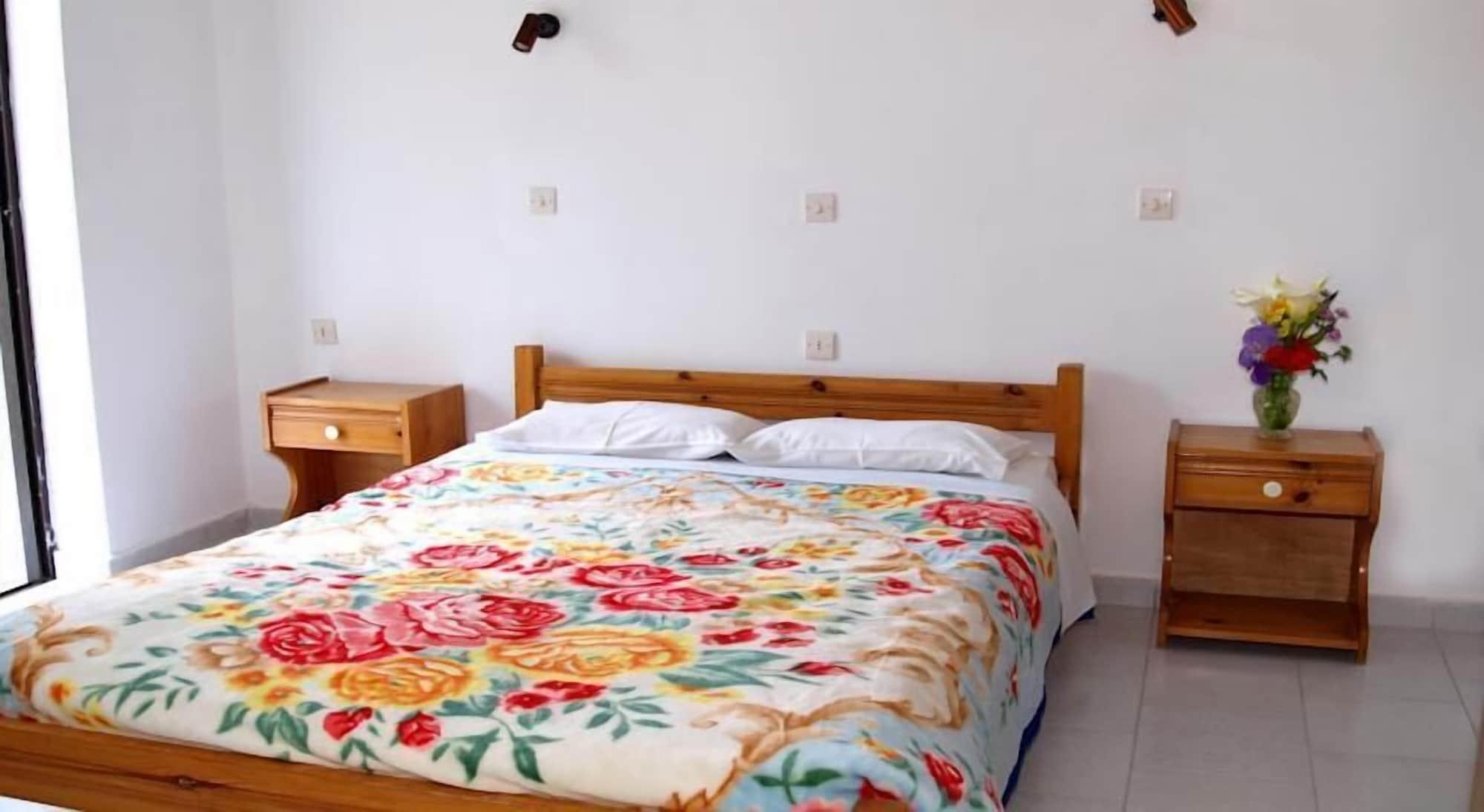 Hotel Rosmari 2*